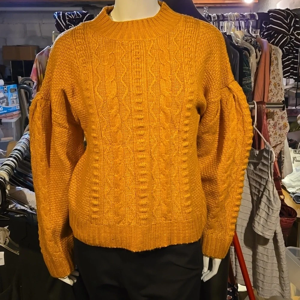 NWT Pumpkin colored puff sleeve sweater